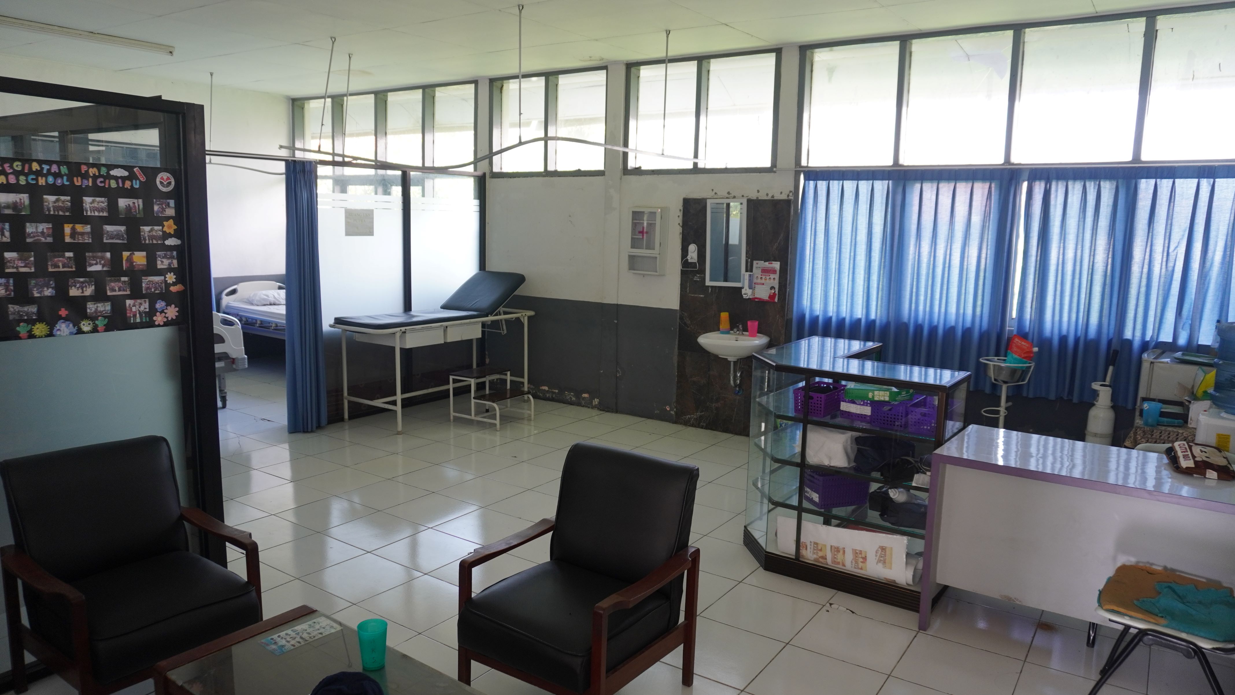 Ruang UKS yang luas dan nyaman